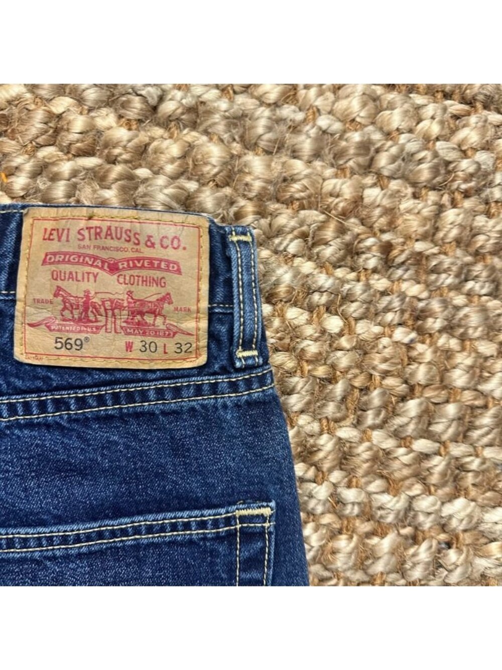 Vintage Levi's 569 Loose Straight Mens Blue Jeans W30 L32 Dark Wash Red Tab